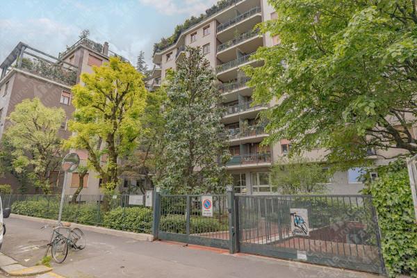 appartamento in vendita a Milano in zona Cinque Giornate