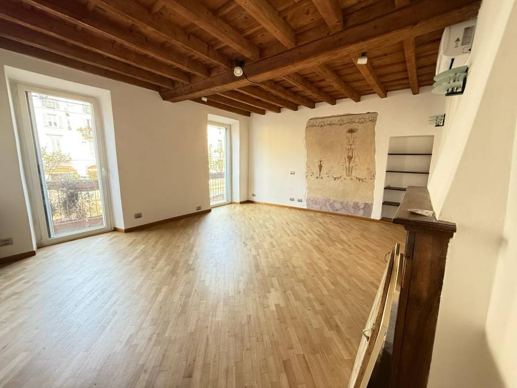 appartamento in vendita a Milano in zona Porta Genova