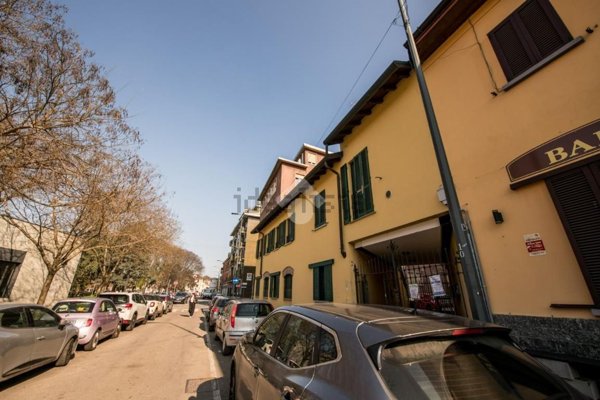 appartamento in vendita a Milano in zona Baggio