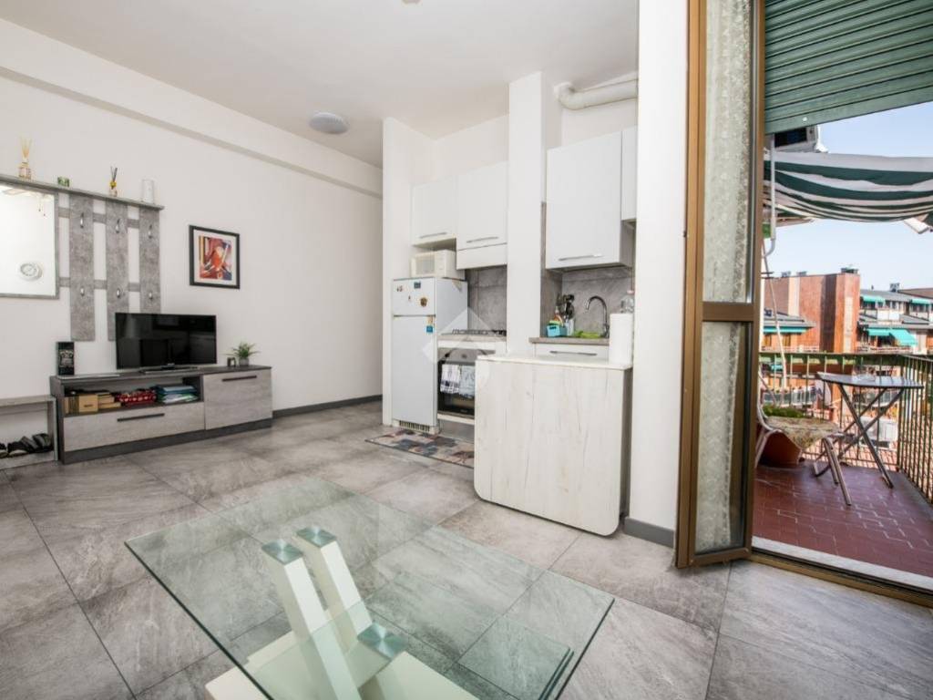 appartamento in vendita a Milano in zona Baggio