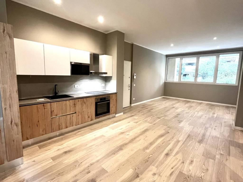 appartamento in vendita a Milano in zona Trenno