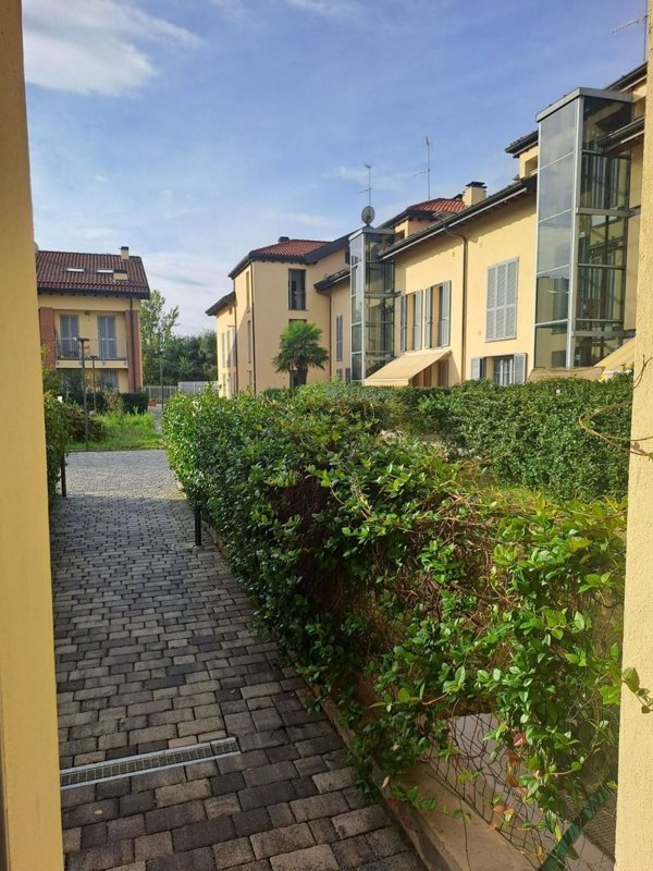 appartamento in vendita a Milano in zona Famagosta