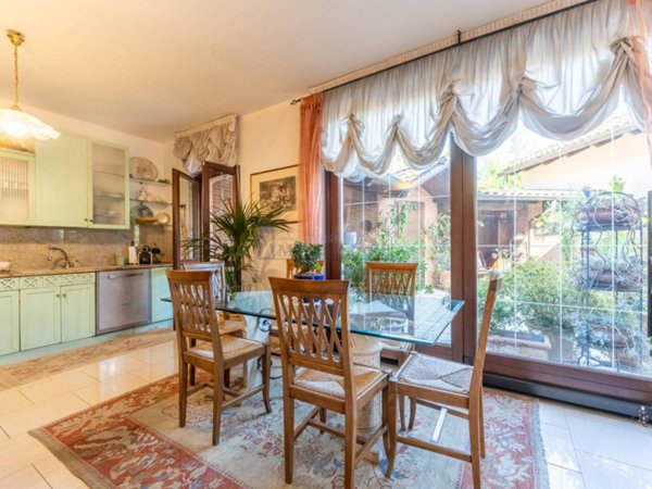 appartamento in vendita a Milano in zona Segnano