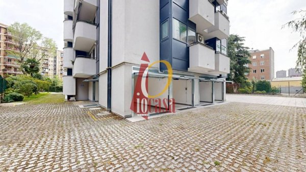 negozio in vendita a Milano in zona Calvairate