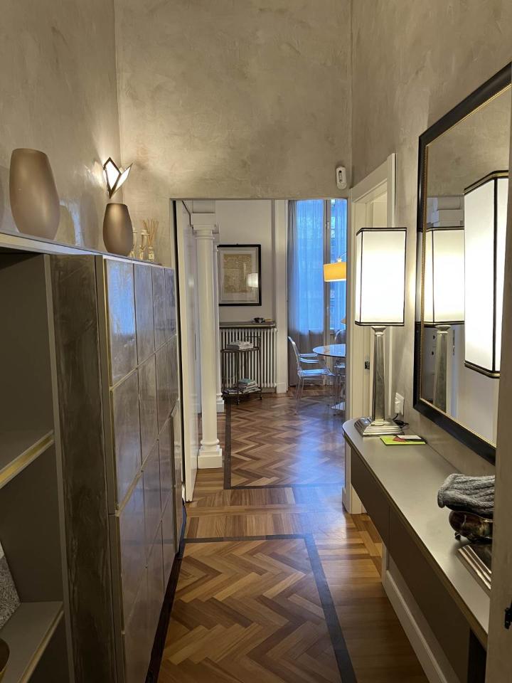 appartamento in vendita a Milano in zona Guastalla