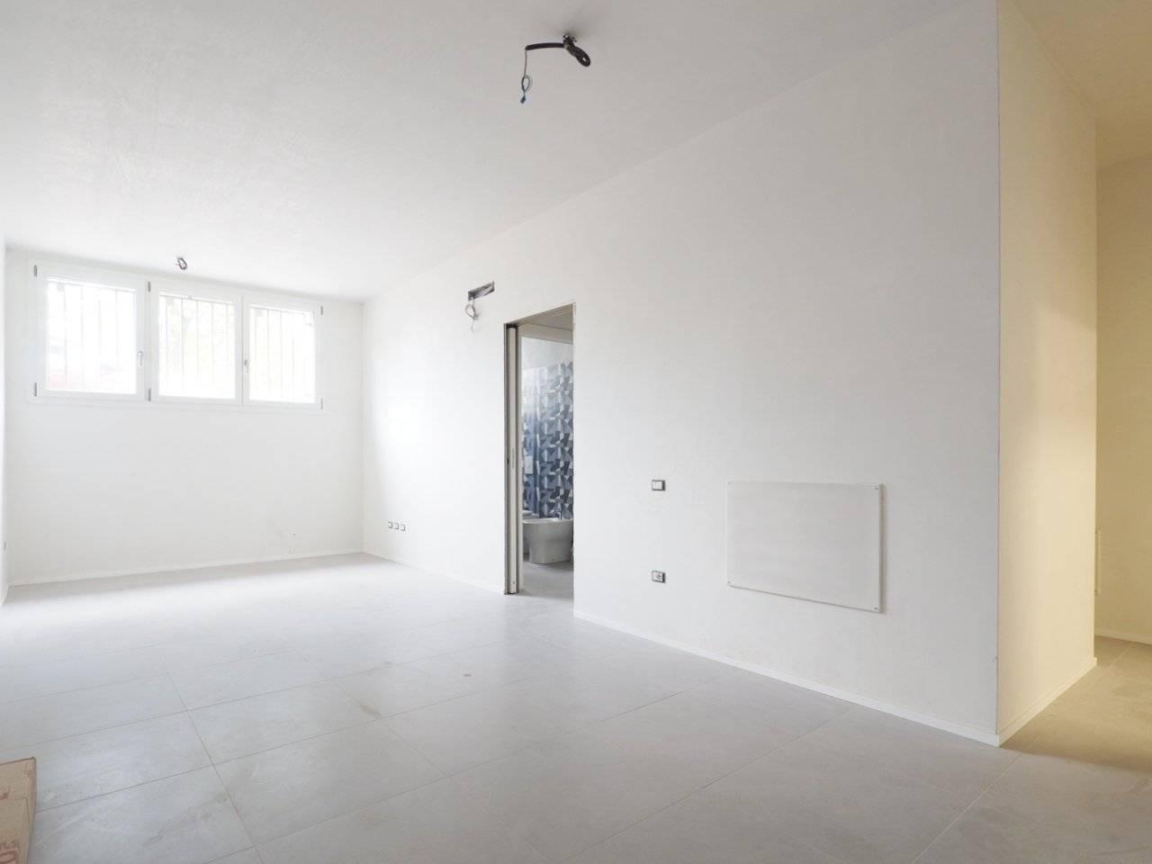 appartamento in vendita a Milano in zona Villapizzone