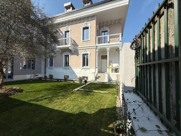 appartamento in vendita a Milano in zona Solari
