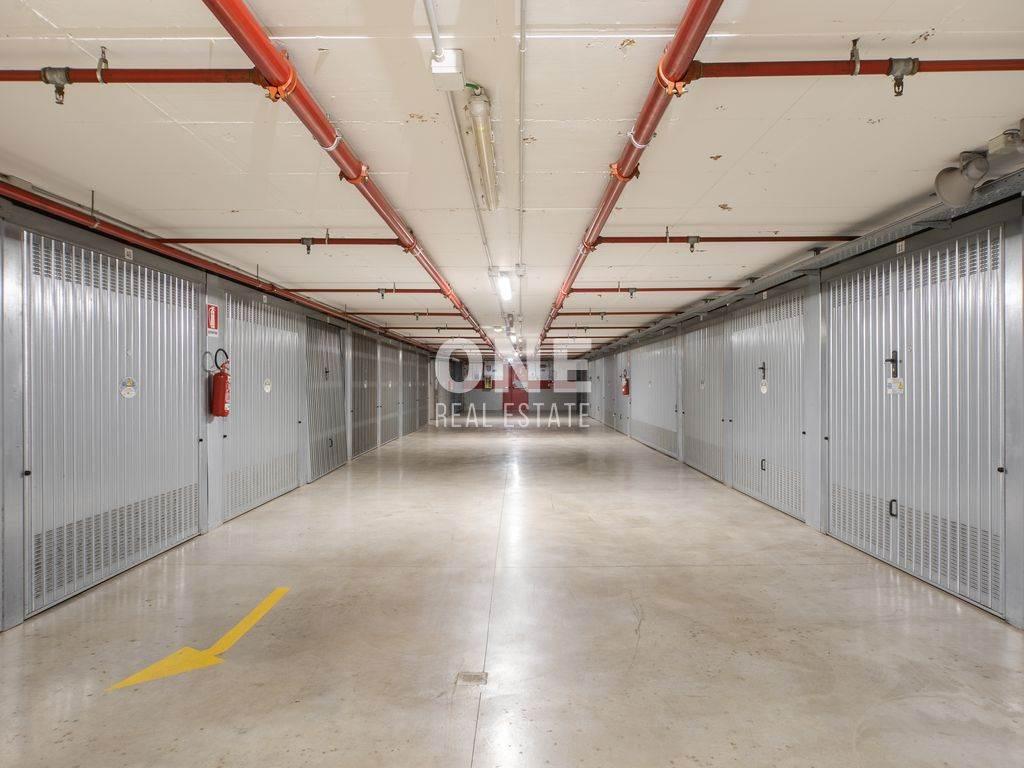 intera palazzina in vendita a Milano in zona Guastalla