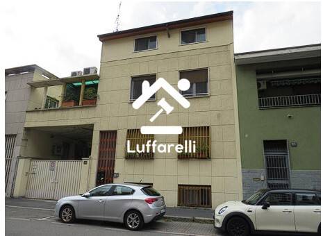 appartamento in vendita a Milano in zona Dergano