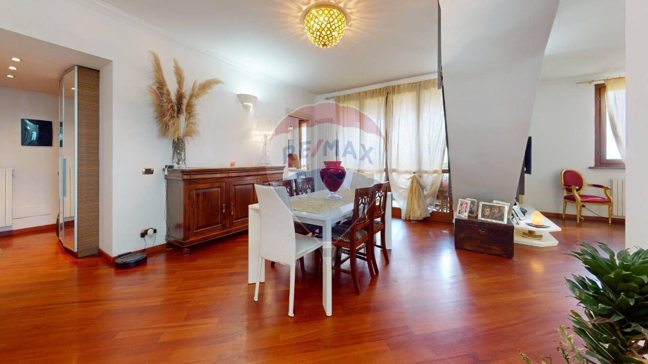 appartamento in vendita a Milano in zona Quartiere degli Olmi