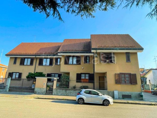 casa indipendente in vendita a Milano in zona Affori
