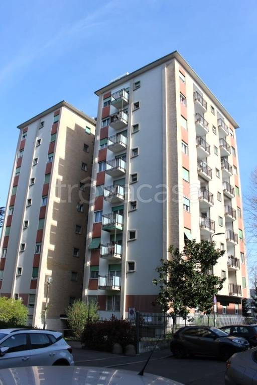 appartamento in vendita a Milano in zona Gallaratese