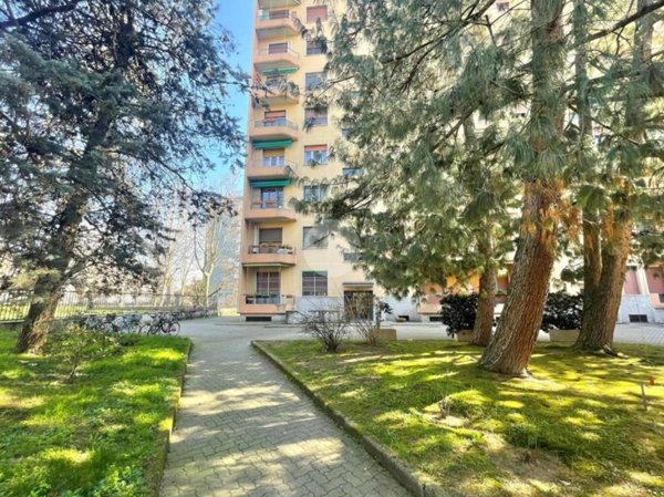 appartamento in vendita a Milano in zona Lorenteggio