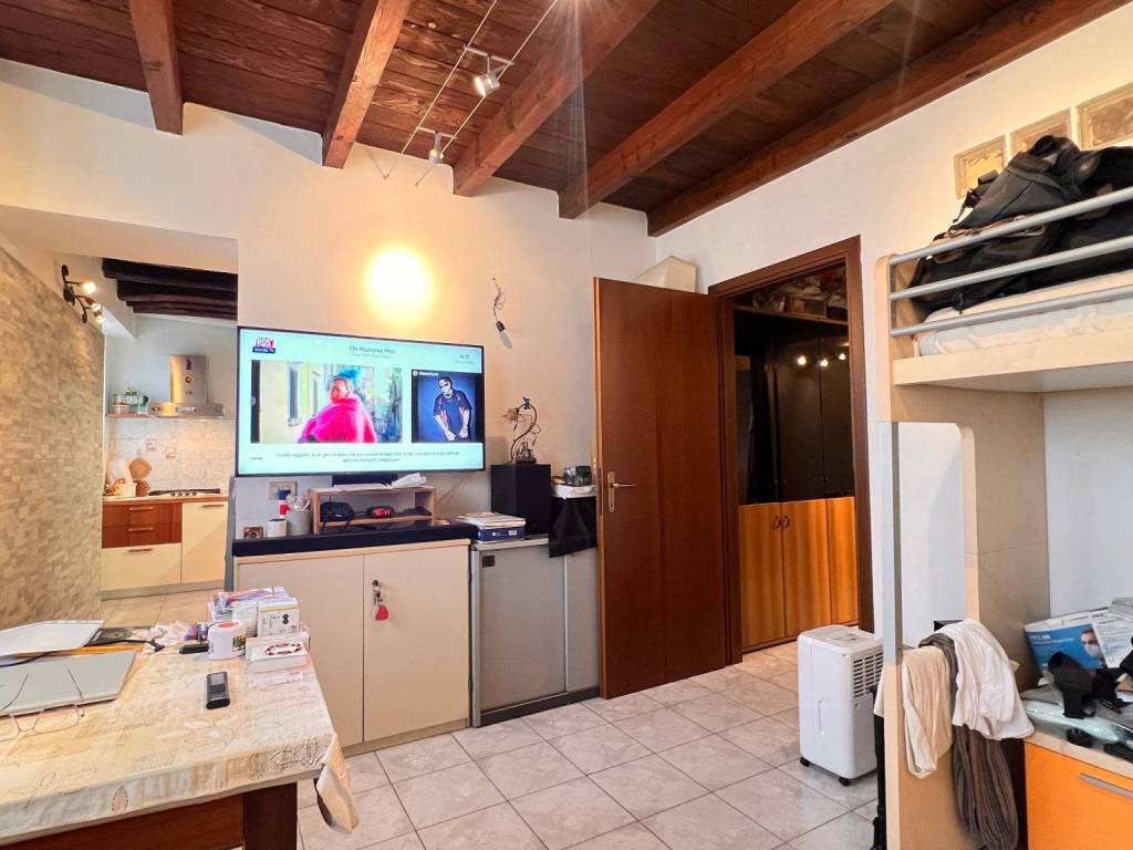 appartamento in vendita a Milano in zona Crescenzago
