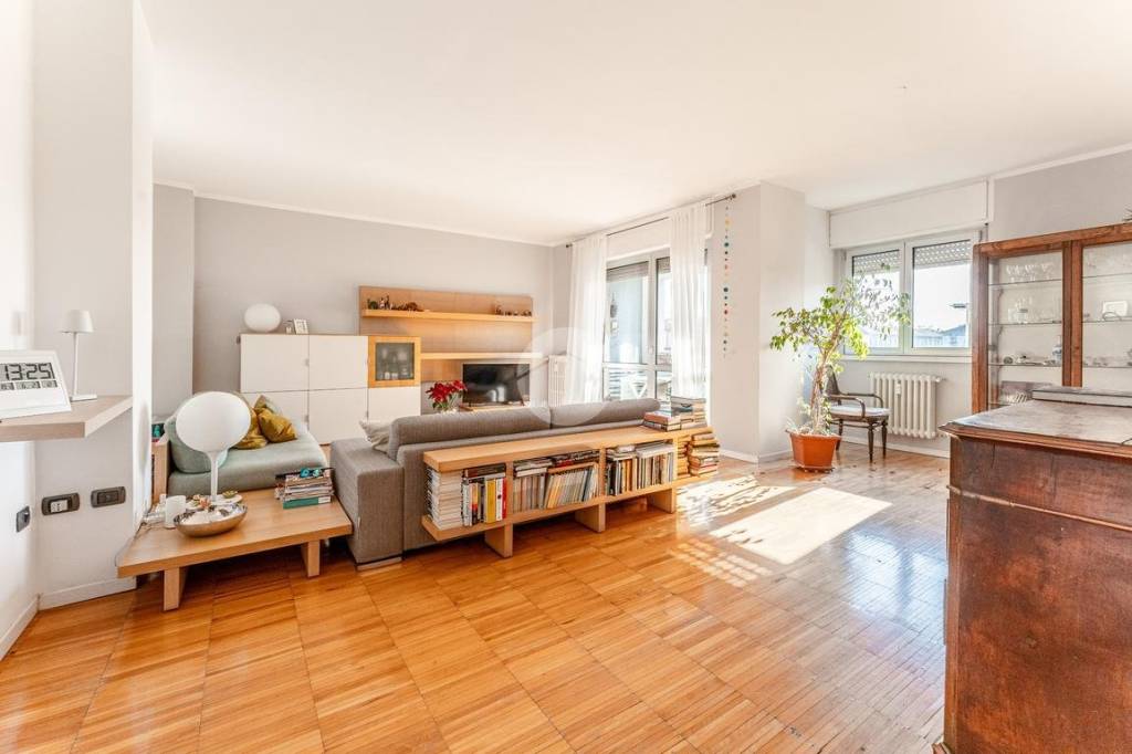 appartamento in vendita a Milano in zona Isola