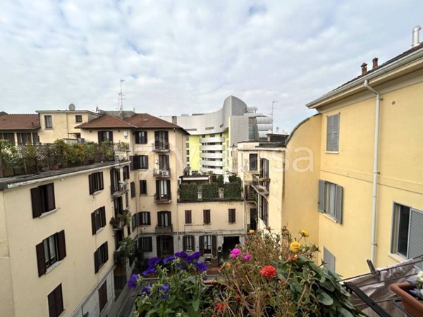 appartamento in vendita a Milano in zona Isola