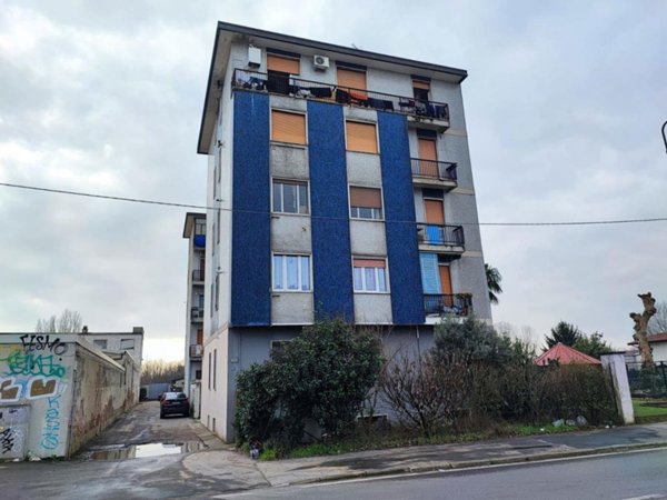 appartamento in vendita a Milano in zona Forlanini