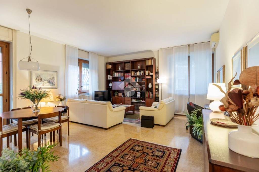 appartamento in vendita a Milano in zona Ghisolfa