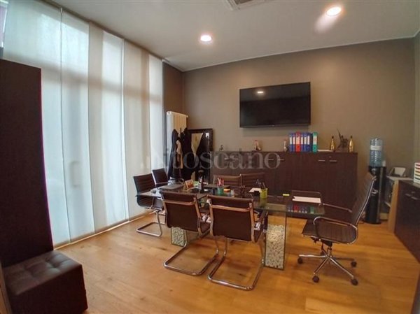 ufficio in vendita a Milano in zona Porta Genova