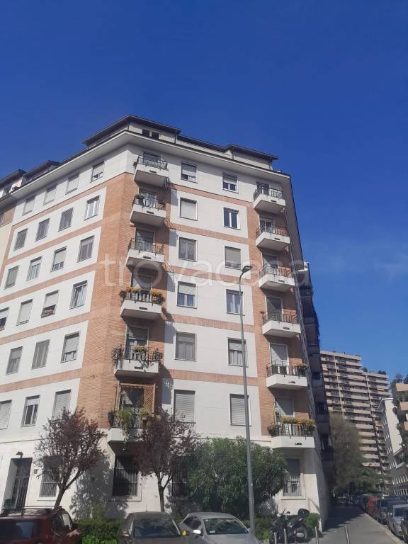 appartamento in vendita a Milano in zona Corvetto