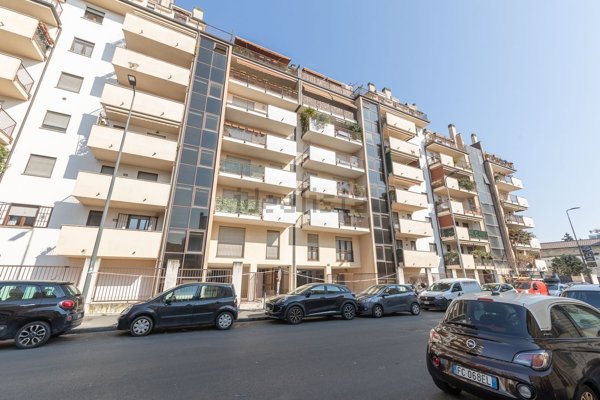 appartamento in vendita a Milano in zona Vigentino