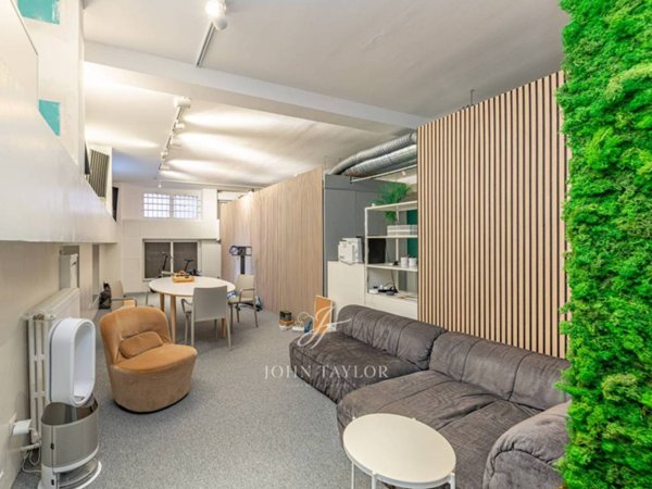 ufficio in vendita a Milano in zona Solari