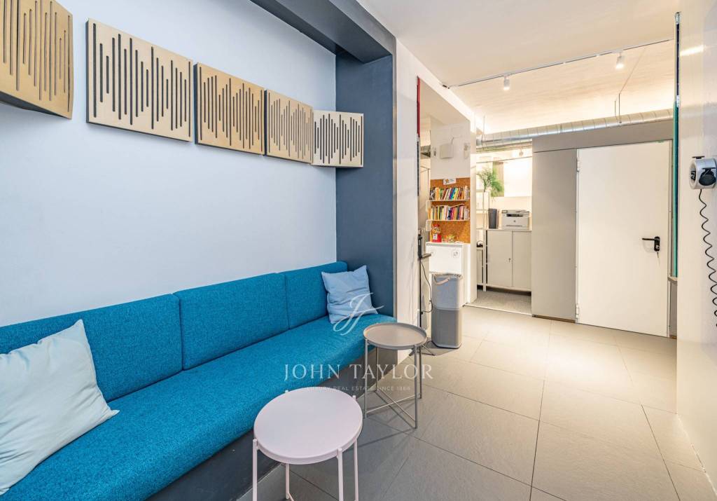 ufficio in vendita a Milano in zona Solari