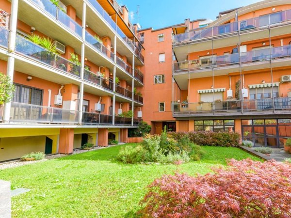 appartamento in vendita a Milano in zona Vigentino