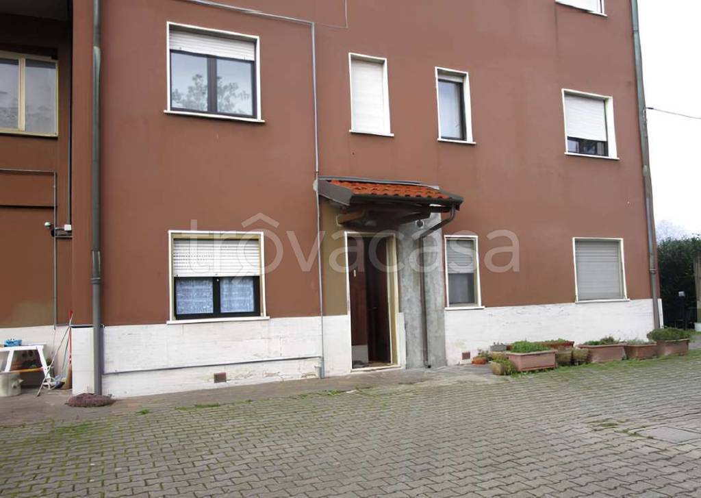 appartamento in vendita a Milano in zona Baggio