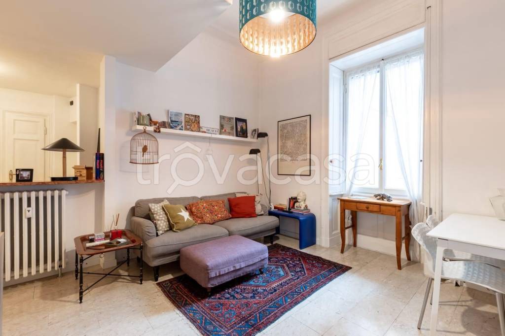 appartamento in vendita a Milano in zona Guastalla