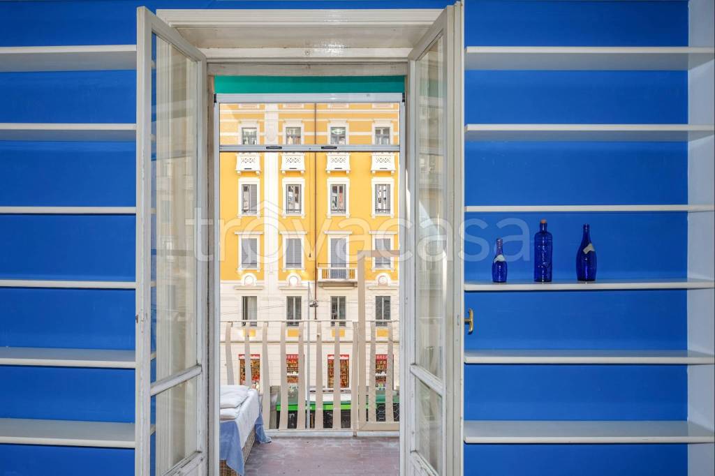 appartamento in vendita a Milano in zona Sant'Ambrogio