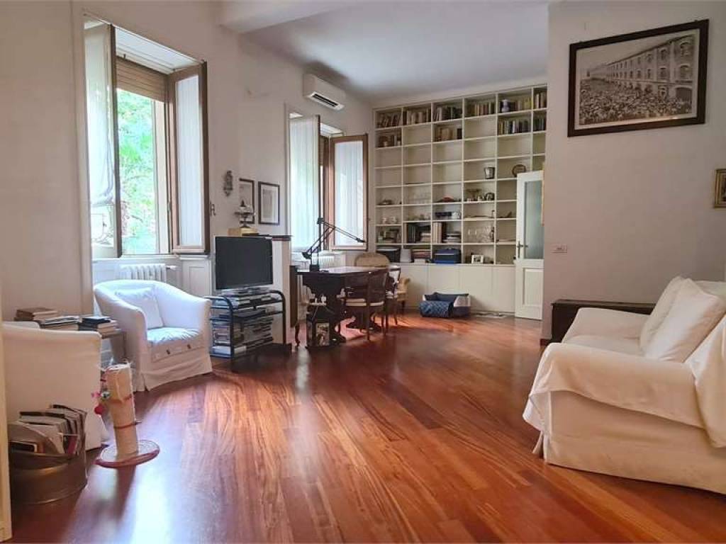 appartamento in vendita a Milano in zona Città Studi