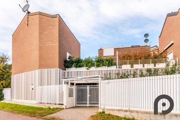 appartamento in vendita a Milano in zona Gallaratese