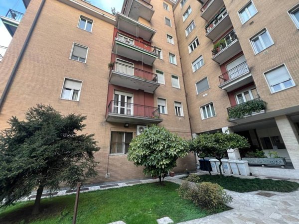 appartamento in vendita a Milano in zona Morivione