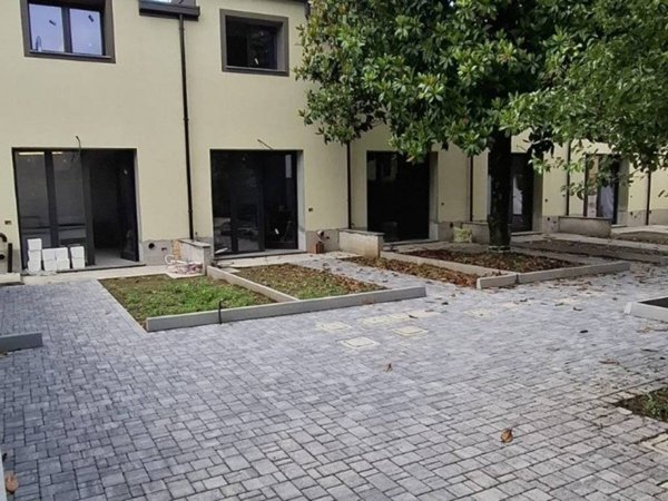 casa indipendente in vendita a Milano in zona Crescenzago