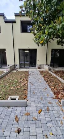 casa indipendente in vendita a Milano in zona Crescenzago