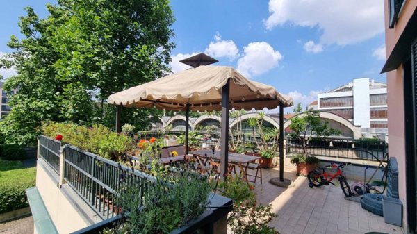 appartamento in vendita a Milano in zona Vigentino