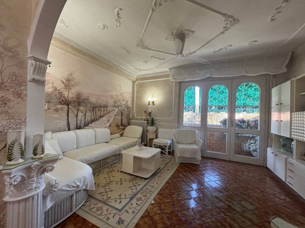 appartamento in vendita a Milano in zona Famagosta