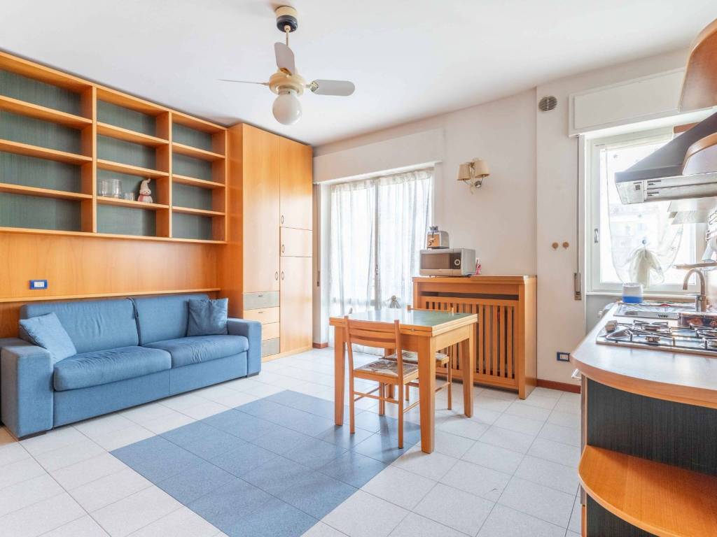 appartamento in vendita a Milano in zona Bocconi