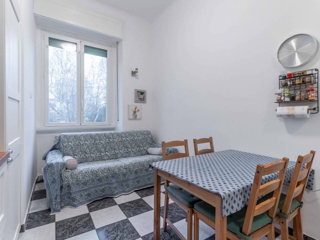 appartamento in vendita a Milano in zona Morivione