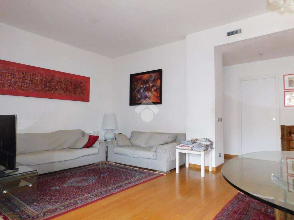 appartamento in vendita a Milano in zona Solari