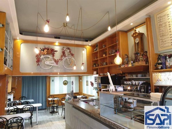 negozio in vendita a Milano in zona Forlanini