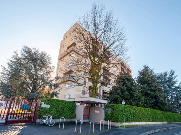 appartamento in vendita a Milano in zona Trenno