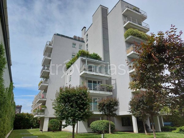 appartamento in vendita a Milano in zona Bovisa