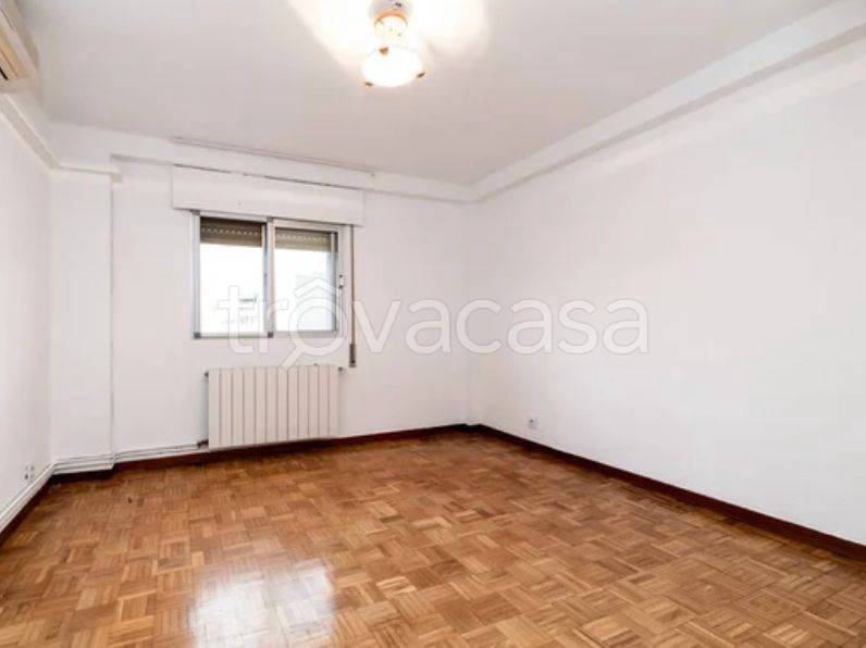 appartamento in vendita a Milano in zona Famagosta