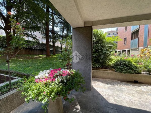 appartamento in vendita a Milano in zona Isola