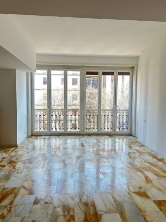 appartamento in vendita a Milano in zona Cadorna