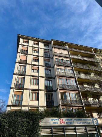 appartamento in vendita a Milano in zona Cadorna