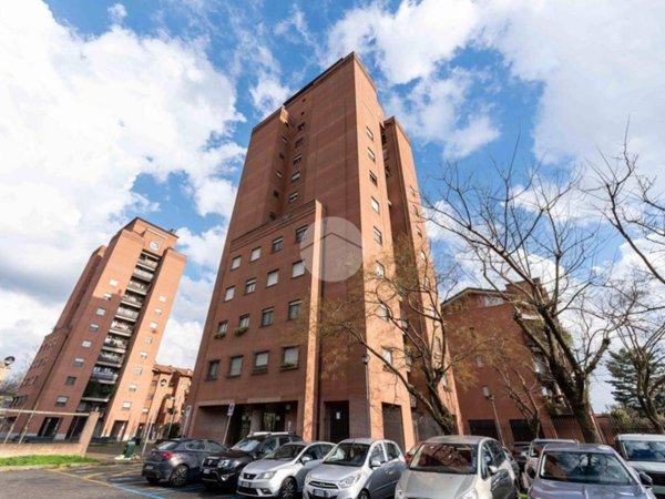 appartamento in vendita a Milano in zona Barona