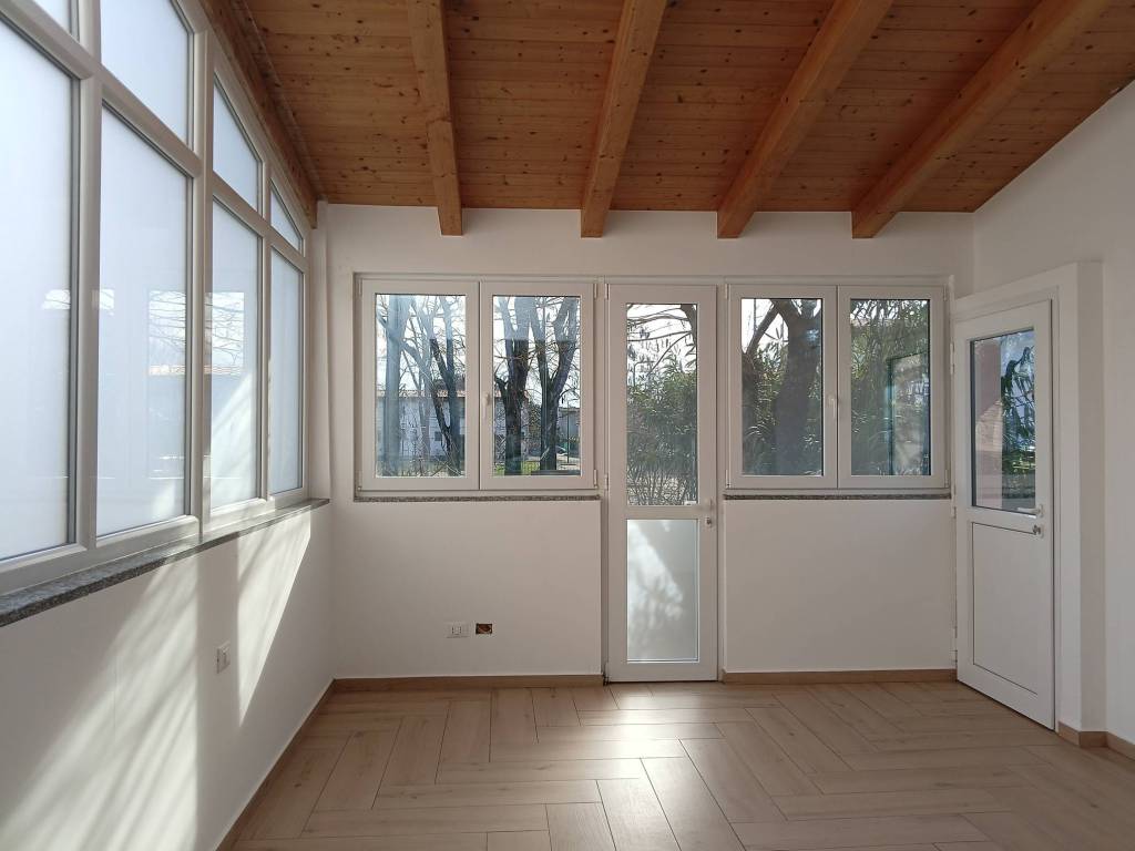 casa indipendente in vendita a Milano in zona Lorenteggio